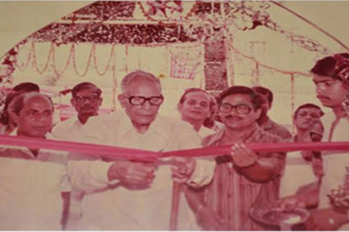 Dr H.K Mahtab inaguarting Odishi Textile Handloom Emporium on 3rd January 1978