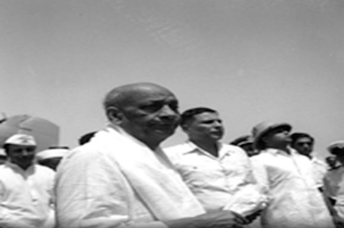 Union Home Minister of India, Hon'ble Sardar Vallabhbhai Patel who returned to New Delhi form his visit to Bombay and United State of Travancore-Cochiin on June 28, 1950, photographed at the Wellington airport with the Hon'ble Industry and Commerce Minister Shri Harekrushna Mahtab.