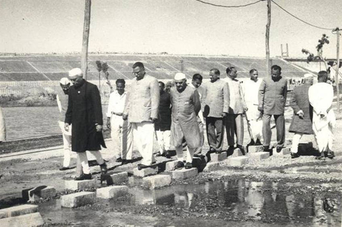 Dr H.K Mahtab along with Pandit Nehru and others during the inauguration of Hirakud Dam