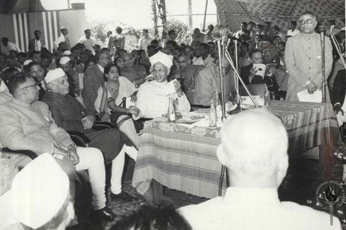 President of India Sarvepalli Radhakrishnan, Prime Minister Jawaharlal Nehru, Harekrushna Mahtab and A.N. Khosla talking with each other at a function.  