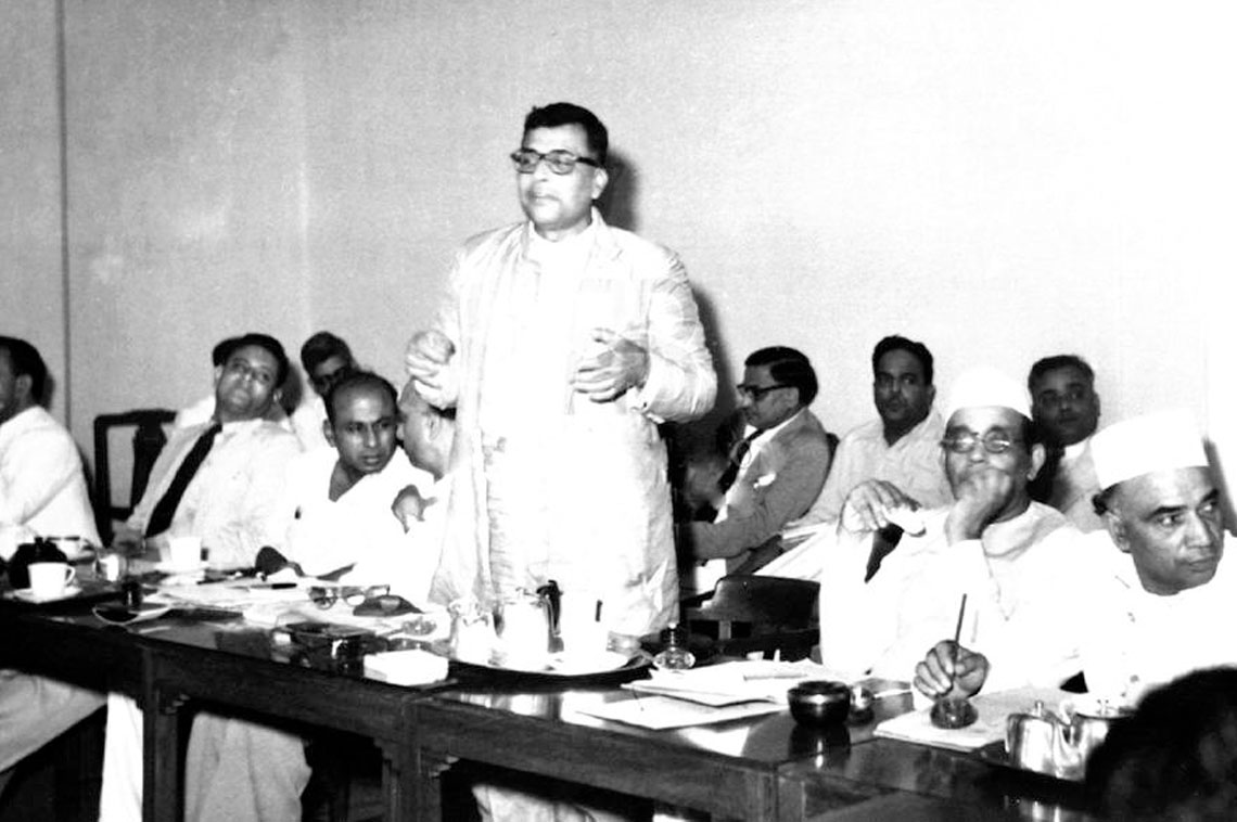 Union Industry Minister Dr H.K  Mahtab addressing a delegate at Bombay in 1950 